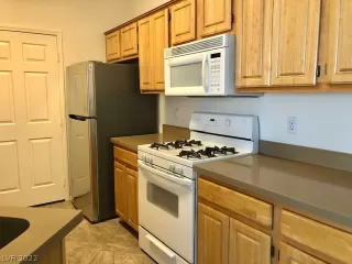 Photo #5: 2362246 Listing 