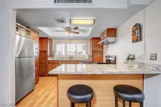 Photo #4: 2362347 Listing 