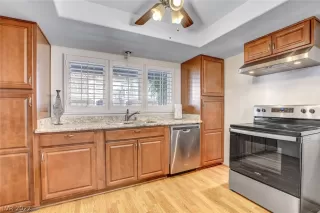 Photo #5: 2362347 Listing 