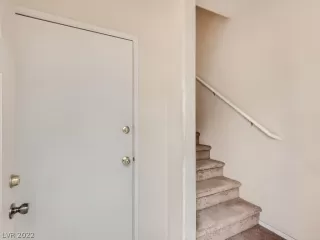 Photo #4: 2362389 Listing