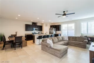 Photo #6: 2362443 Listing 