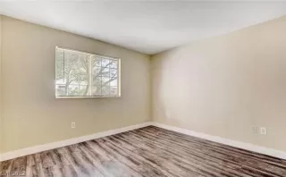 Photo #2: 2362476 Listing