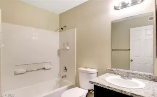 Photo #4: 2362476 Listing