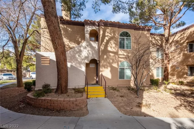 MLS: 2362552 Condo For Sale