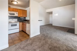 Photo #4: 2362552 Listing