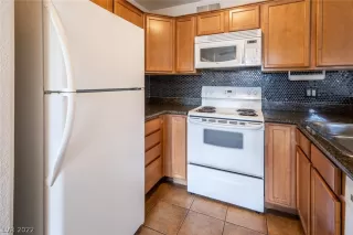 Photo #5: 2362552 Listing