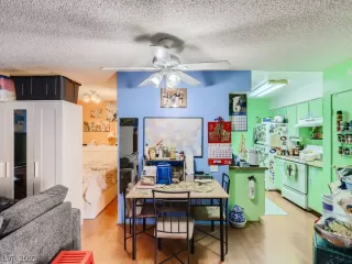 Photo #5: 2362560 Listing