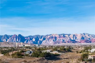 Photo #1: 2362586 Listing