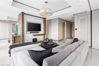 Photo #2: 2362641 Listing 