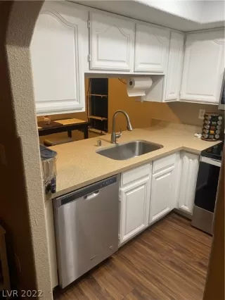 Photo #6: 2362656 Listing 