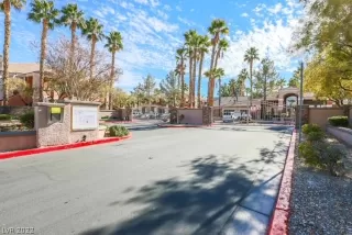 Photo #2: 2362671 Listing