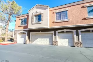 Photo #4: 2362671 Listing