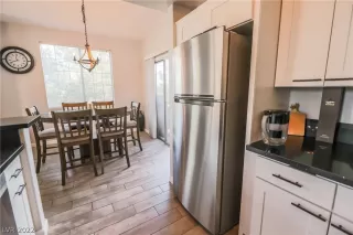 Photo #6: 2362671 Listing