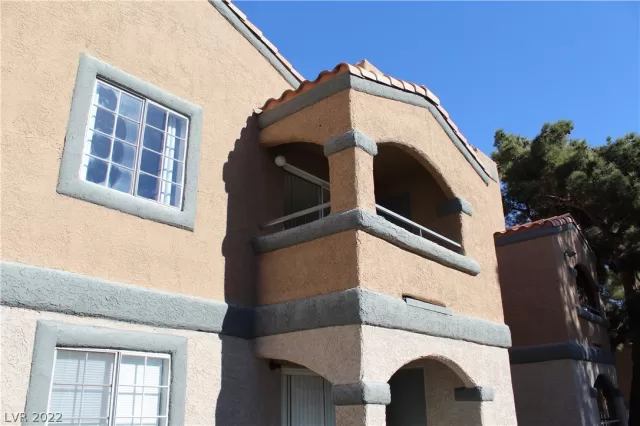 MLS: 2362710 Condo For Sale