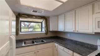 Photo #3: 2362726 Listing