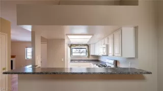 Photo #5: 2362726 Listing