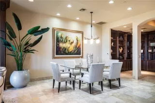 Photo #6: 2362732 Listing