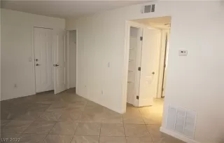 Photo #4: 2362756 Listing