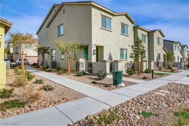 MLS: 2362766 Condo For Sale