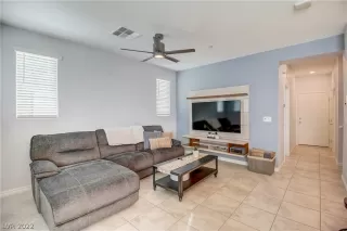 Photo #3: 2362766 Listing