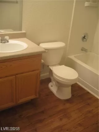 Photo #6: 2362868 Listing 