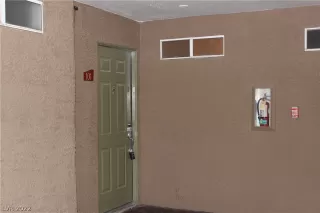 Photo #4: 2362885 Listing