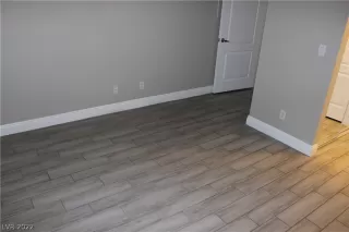 Photo #5: 2362885 Listing