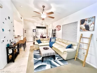 Photo #3: 2362892 Listing