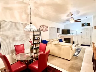 Photo #4: 2362892 Listing