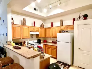 Photo #5: 2362892 Listing