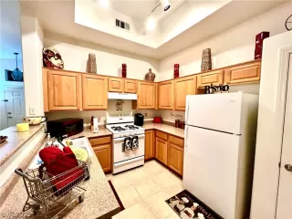 Photo #6: 2362892 Listing