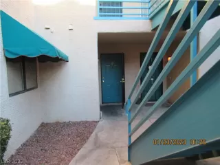 Photo #5: 2362904 Listing