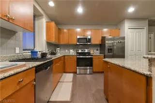 Photo #1: 2362917 Listing 
