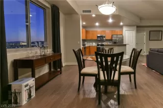 Photo #4: 2362917 Listing 