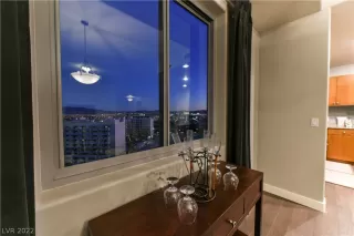 Photo #5: 2362917 Listing 