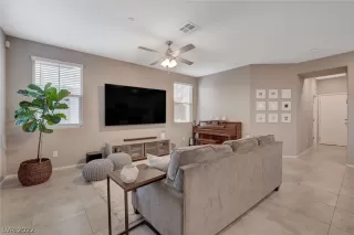 Photo #4: 2362939 Listing 