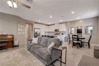 Photo #5: 2362939 Listing 