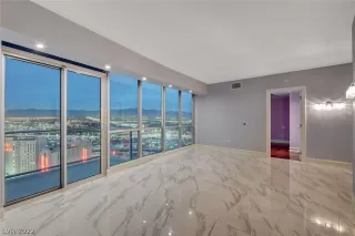 Photo #4: 2362945 Listing