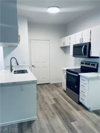 Photo #3: 2362946 Listing