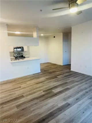 Photo #5: 2362946 Listing