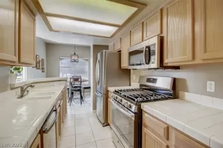 Photo #6: 2362990 Listing 