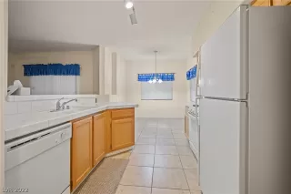 Photo #5: 2362995 Listing