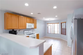 Photo #5: 2363001 Listing