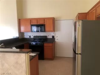 Photo #5: 2363008 Listing 