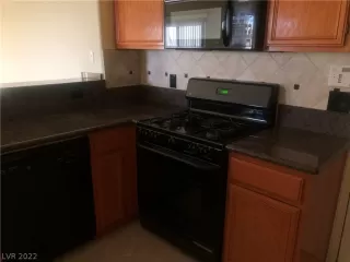 Photo #6: 2363008 Listing 