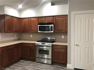 Photo #5: 2363038 Listing 