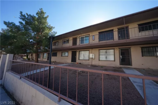 MLS: 2363040 Condo For Sale