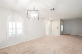 Photo #4: 2363046 Listing 