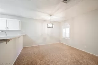 Photo #5: 2363046 Listing 