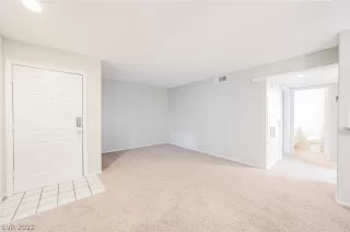 Photo #6: 2363046 Listing 